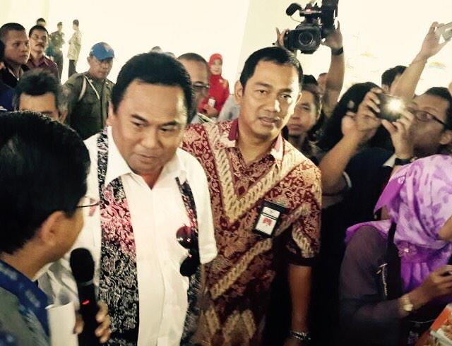 hendrarprihadi's tweet photo. Pasar Bulu diresmikan brsma bpk @RahmatGobel @Kemendag -- tempat sudah baik -- ada ide kreatif #SavePasarTradisional? http://t.co/Tcp5LVD65J