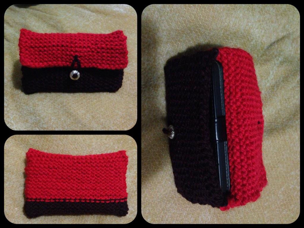 Running_Cookie's tweet image. I just finished my first knitting project! My phone fits perfectly!📱#NotPerfectButIAmProud #1Project #Knitting #DIY 😊