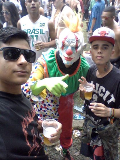 bruno_Reet's tweet photo. #biologic #festão #rave #rtimo #chamanaputisse http://t.co/fMJe9DEZXF