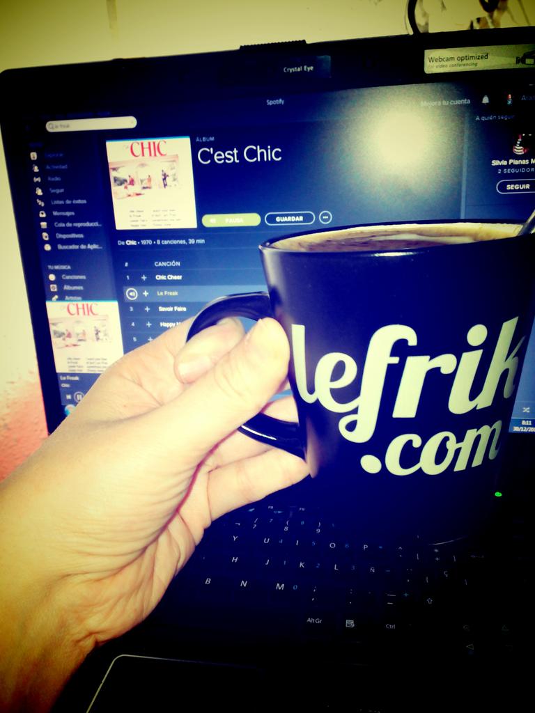Mrss_Hancock's tweet photo. Molando bien pronto por la mañana! Yeah! #LeFrik #VivaLasGafasDeMadera @lefrik_co http://t.co/ysP3QJUqjw
