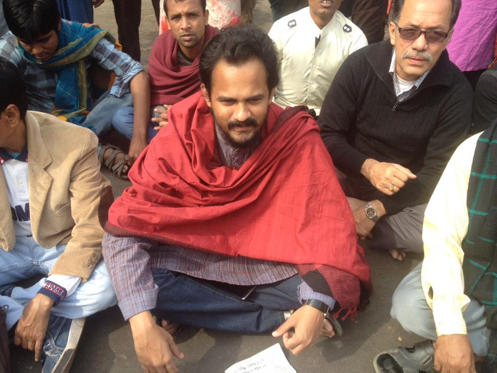 freebangladesh's tweet photo. Destroying #justice &amp; #democracy; supporting Hasina &amp; vying for murder.
#Shahbag supporters http://t.co/gkkqvlb9Hk