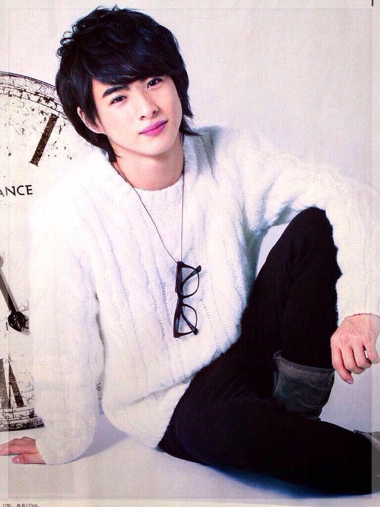 h__shoo's tweet photo. 『寒いな  ~  、

               甘えた | 気まぐれ | 寂しがり

      こっちおいで  、一緒に温まろ ♪』

  #RTしたnrさんbotさんフォローする http://t.co/NKKA1xYk29