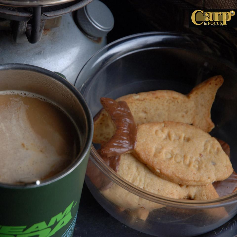 CarpinFocus's tweet photo. CIF Morgenkaffee mit passenden Plätzchen
Wie schmeckt bei Euch der Kaffee am besten?
#carpinfocus #coffee #goodmoring http://t.co/r5EFHXwfm0