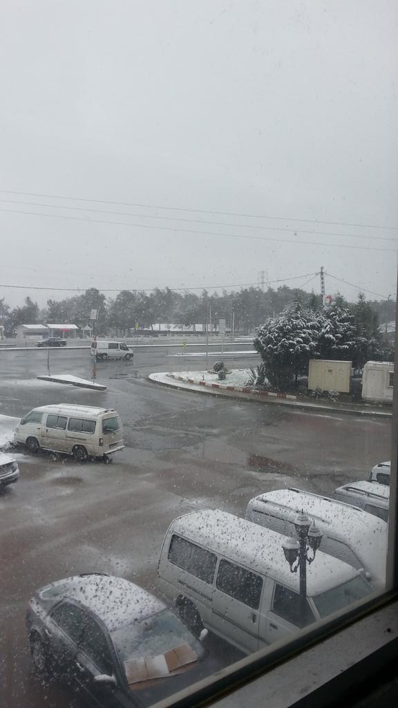 IrkinSey's tweet photo. Kar yağışı eee yılbaşı karsız geçilmez:)) http://t.co/qE9LF4qsp0