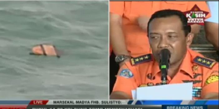KRI Bung Tomo Evakuasi Jenazah Penumpang #AirAsia #QZ8501 ht.ly/GzSGH