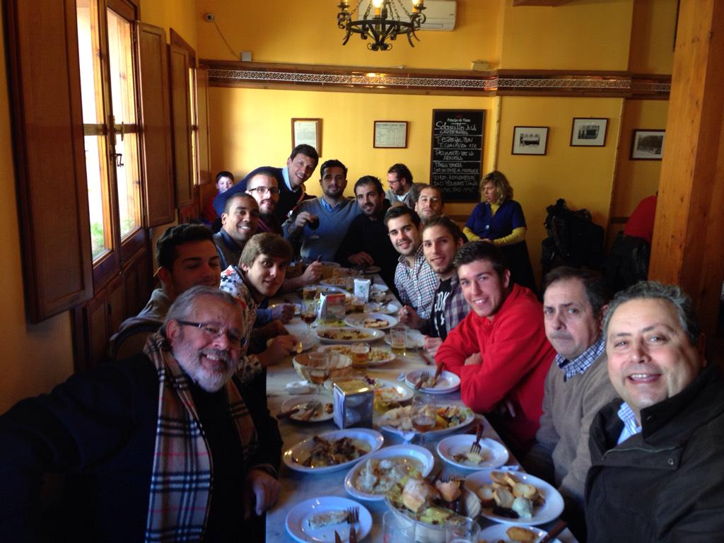 CDB_EBenitez's tweet photo. Seguimos con el almuerzo POR HUELVA http://t.co/U64WCcCRG0