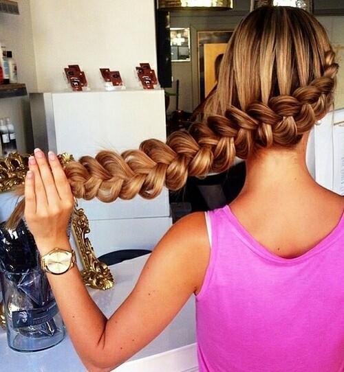 ModaDeChicas_50's tweet photo. QUE TRENZA MAS BONITA! PRECIOSA PARA IR A CUALQUIER SITIO

RT SI TE GUSTA
FAV SI NO http://t.co/qDtl4cYQRO