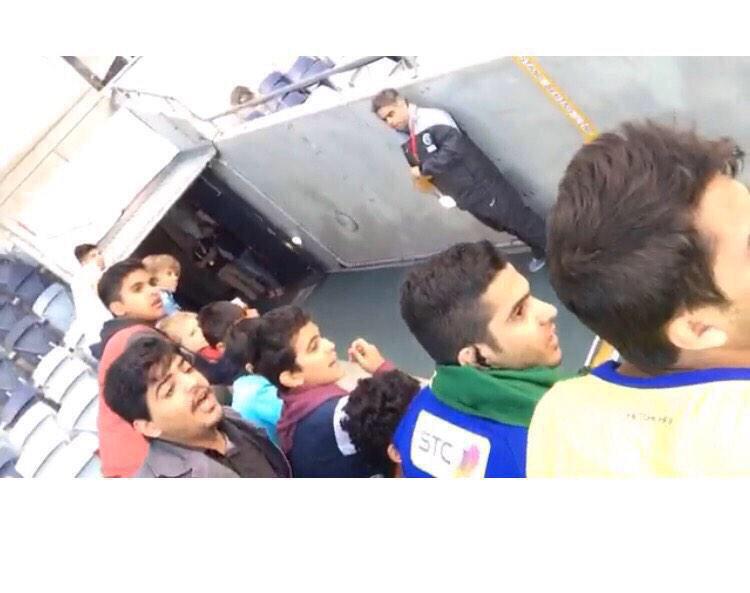 كانوا يتنافسون على أفضل جمهور ينجلد في السعودية..
صاروا ينافسون على الأفضلية الخارجية 👍