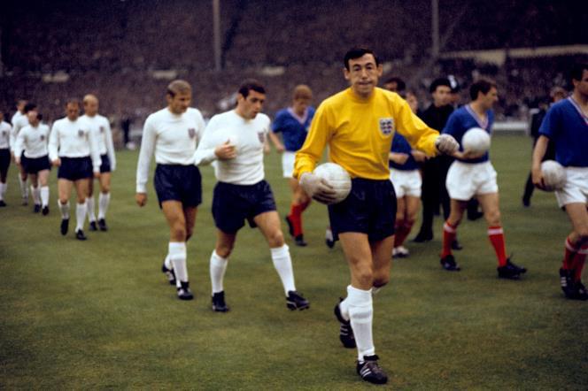 Happy 77th birthday to England legend Gordon Banks. 

 