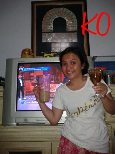 ranti0512's tweet photo. @netmediatama #NETMILIUNER_3 Ini teh bohay assoyy geboy ku nd bandrek cap jempol CLUE: KO http://t.co/jRTOAFKAx5