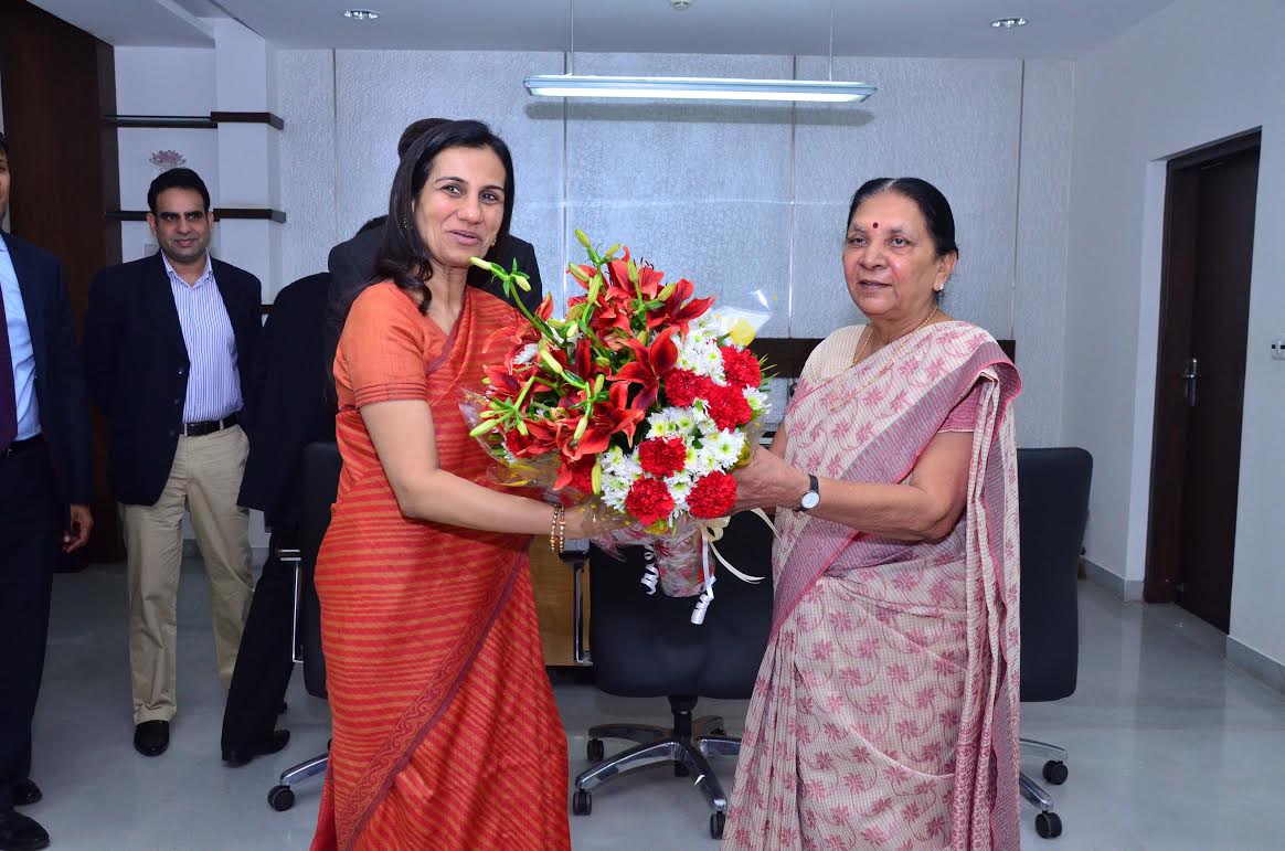 ICICI bank to make Akodara village digital, Chanda Kochar meets Gujarat CM  | DeshGujarat