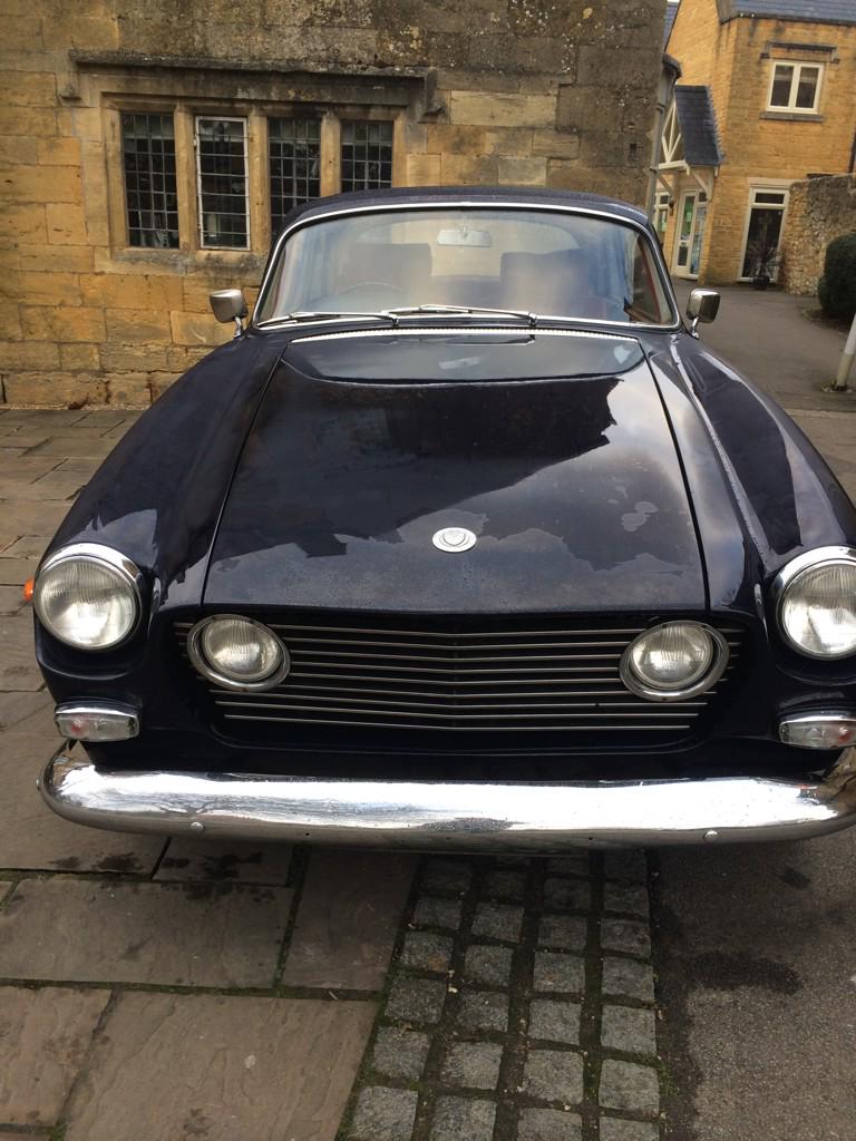 StreetKev's tweet photo. Walking the dog this morning around @BroadwayUK and spotted this old @BristolCarsLtd #oddbutcool http://t.co/5Qb4qC5kih