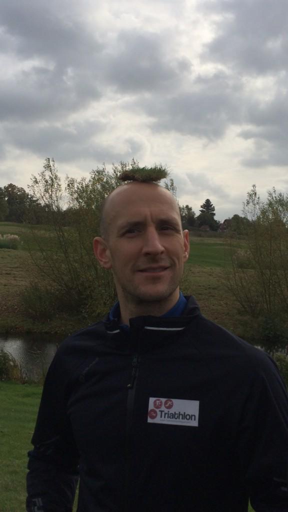 Roondog7's tweet image. Happy 40th to the hardest man ever to put a Baslow shirt on!! @onlinetriathlon #2footer #headbut #elbow #scissors😡