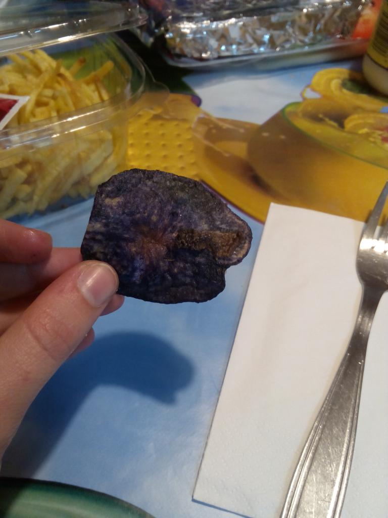 AlejandraGran1's tweet photo. En mi casa hay patatas moradas http://t.co/2A6HG9zD57