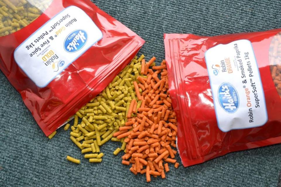 RobinRedTM's tweet photo. Who'd like to try our NEW #SuperSoft #RobinGold & #RobinOrange #fishing #pellets for #FREE? https://t.co/heLYR30hPT http://t.co/wmEZI8JNNO