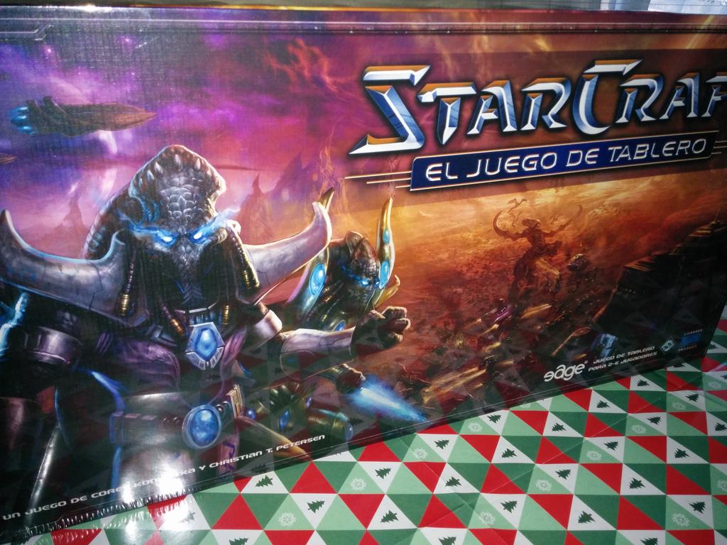 blizznatics's tweet image. Una galaxia sumida en el caos. ¿Qué raza ganará? #Starcraft #ProtossOP #Terran #Zerg