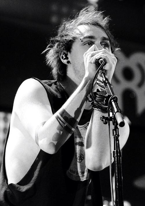 5SecsOfCookies's tweet photo. He's so flawless 💖 http://t.co/Pqs4JpeJCb