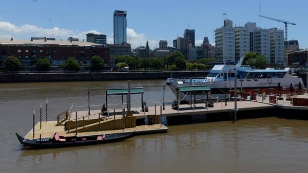 zonaprop's tweet photo. Como en Venecia, habrá paseos en góndolas en #PuertoMadero. ¡ #Alquilá tu #departamento allí! http://t.co/nm0rXSPcc1 http://t.co/AOueKdqtFM