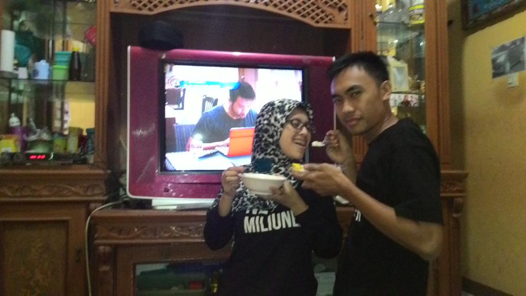 ochyGreen's tweet photo. Nonton Tetangga Masa Gitu setiap hari jd nambah romantis lagi nih, EA! Cluenya EA #NETMiliuner_2 http://t.co/ajGLNLFrQ4