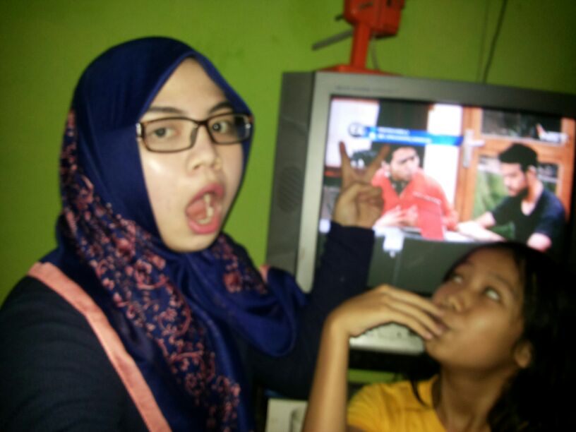 widi_ms's tweet photo. @netmediatama sbntar lagi kuis NET miliuner selesai, semoga mlm ini menang dpet UANG 20juta! #NETMILIUNER_2 clue :EA http://t.co/4OwYcXTUir