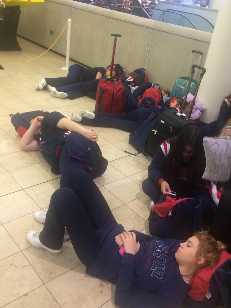 SJMSuperSquad's tweet photo. #sleeeeepppyyyy @ Orlando International Airport http://t.co/CaAyM30wqC
