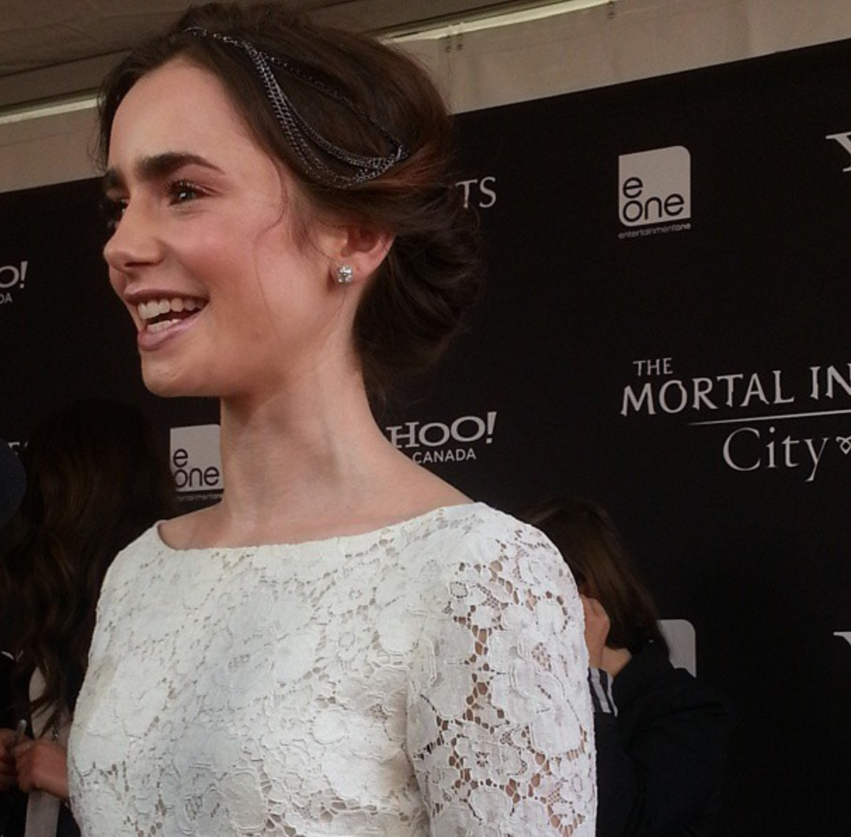 dialoving's tweet photo. lily collins is literally perfect http://t.co/efxliKpDuh