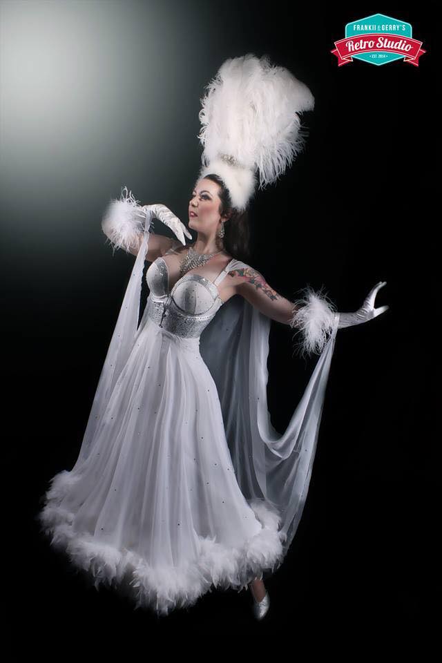 Showgirl chic with <a href="/bettydlight/">Betty Rose Royal</a> MUA <a href="/kittykerrymua/">Kitty Kerry MUA</a> #vontasselhair frankiiandgerrys.com