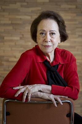JornalOGlobo's tweet photo. ‘A moda do tapete vermelho infestou o Brasil. É pobre, limitada’ - Fernanda Montenegro. http://t.co/SMZRh9T4pd http://t.co/1LdbLuIBKr