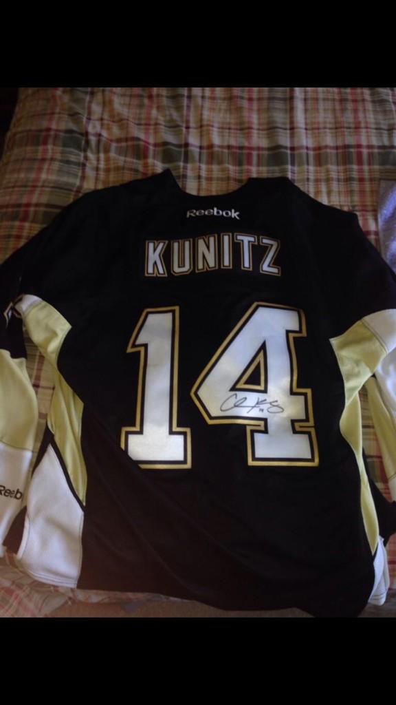 SickFind's tweet image. Yinz like Kuni?! Howza bout his autographed jersey?! Instagram.com/SickFind
