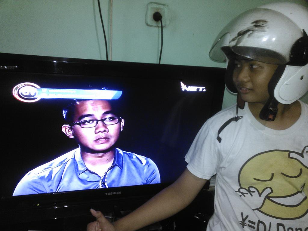 uco_speed's tweet photo. #NETMILIUNER_4 polisi suka sama yang pke helm SNI @netmediatama http://t.co/oNytNeefEP