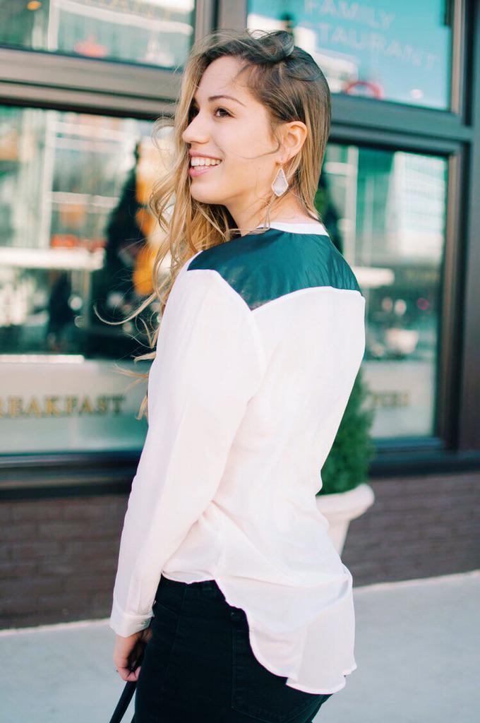 Today on itsjulien.com // shopping at <a href="/mosaicdistrict/">Mosaic</a> wearing <a href="/DoraLandaNY/">DORA LANDA</a> <a href="/KendraScott/">kendrascott</a> <a href="/myrocksbox/">Rocksbox</a>