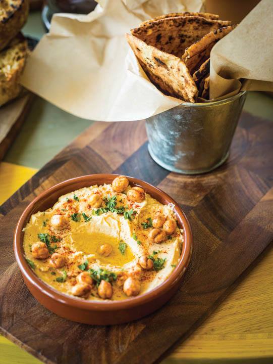 BistroJoes's tweet photo. Need more Hummus in your life?
Bistro Joe's Hummus served with Zattar pita chips. Now Munching. http://t.co/SP1Arfucrq