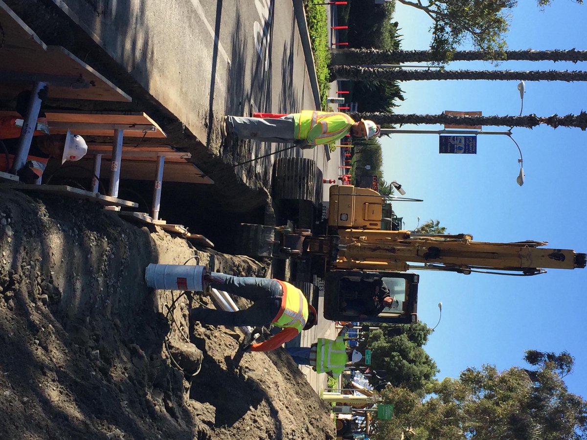 LACoPublicWorks's tweet photo. Excavation continues for the Phase 3B Waterline Project on Fiji Way in #marinadelrey. #ConstNW http://t.co/p2uZqitwWH