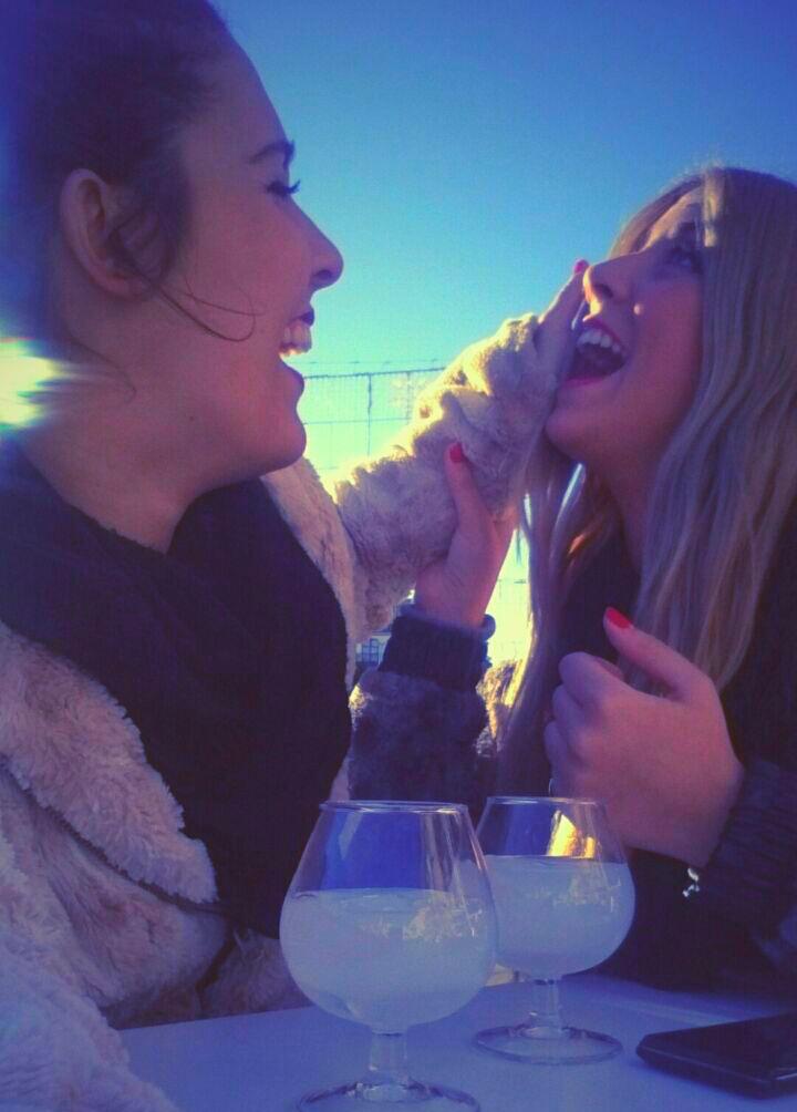 akarosho's tweet photo. Por otros 20 años más juntas 💜 👏 @soniasiroco http://t.co/hI6RQYf2B2