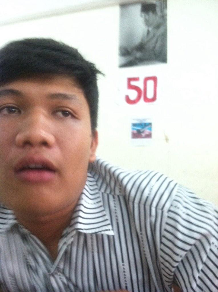 _EXCITED_'s tweet photo. Happy brithday wisnu ngelog 🎉🎉🎉 http://t.co/v4xuNrglPX
