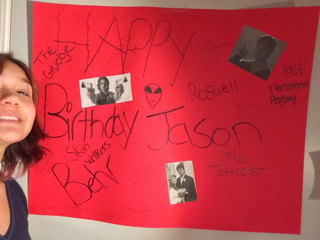 Happy birthday to my most favourite actor Jason behr!! Hope it\s a good one! hope you can show him!! 
