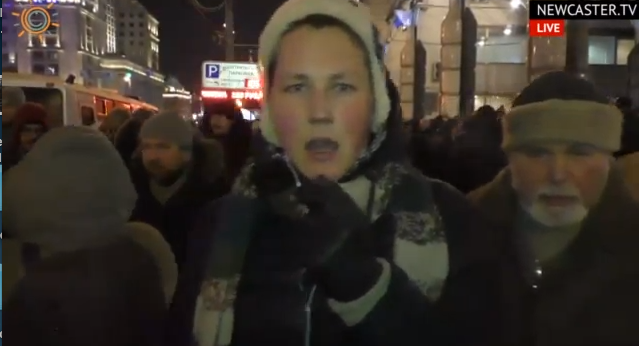 PaulaChertok's tweet photo. This @NewcasterTV reporter is amazing. His cheeks are red because it's freezing! #Molodets #Manezhka #Navalny http://t.co/hh1cToHu5P