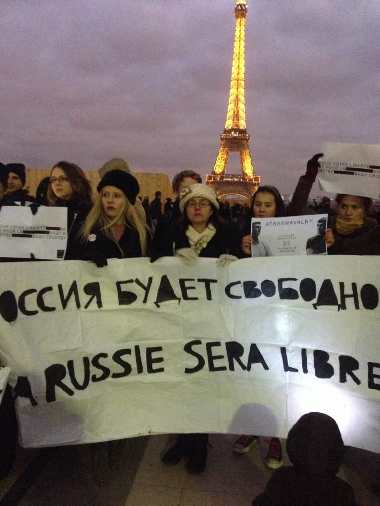 Rus_Lib's tweet photo. #FreeNavalny today in #Paris #Navalny http://t.co/yrZrfTAitc