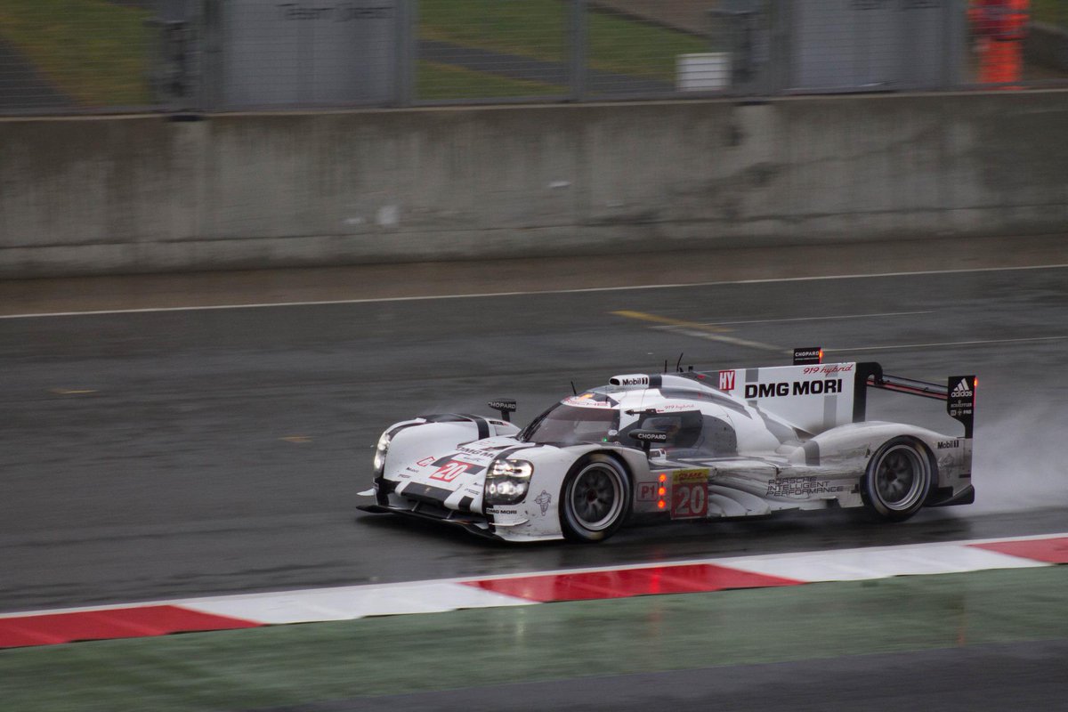 PorscheLMDHFans's tweet photo. @FIAWEC Got to be seeing the return of Porsche at @SilverstoneUK. #Mission2014 http://t.co/J8p3IS4bcX