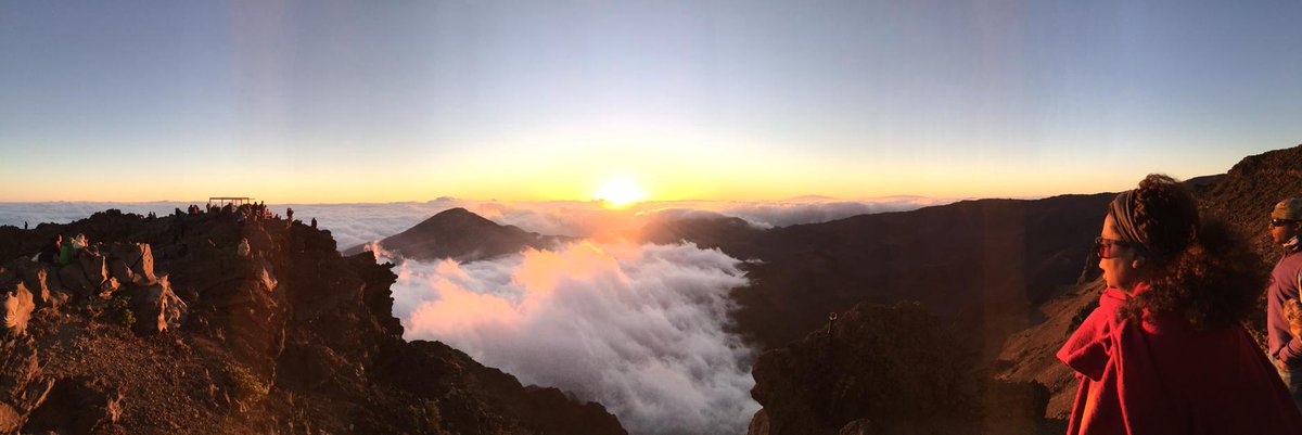 Oprah's tweet photo. Sunrise over Haleakala good mornTing! http://t.co/1H7SrgowXe