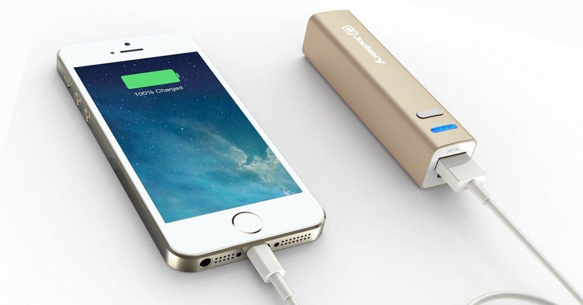 amazon's tweet photo. 71% Off "The World's Smallest External Battery Charger" - Get it Now! http://t.co/LLTogJHi42 http://t.co/6D4ToqabFK