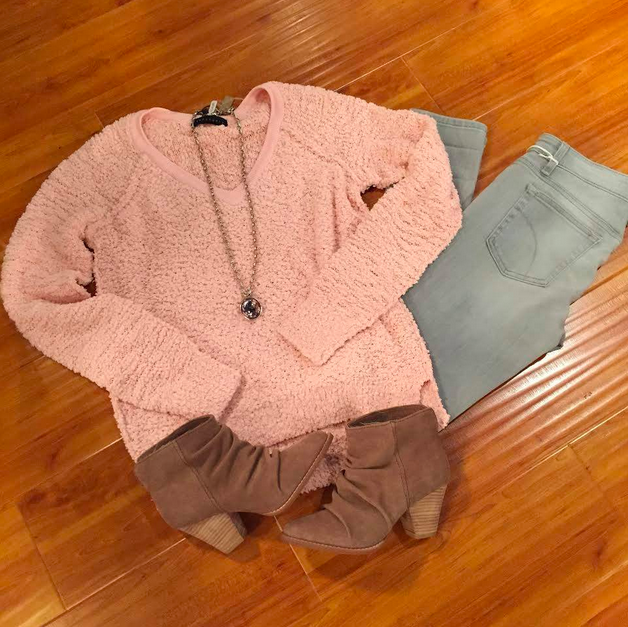 ShopButtonUp's tweet photo. Cozy date night= @Sanctuary1997 sweater + @JoesJeans in a fresh shade of gray &amp; suede booties by @SplendidLA. http://t.co/H4DYuRKSzm