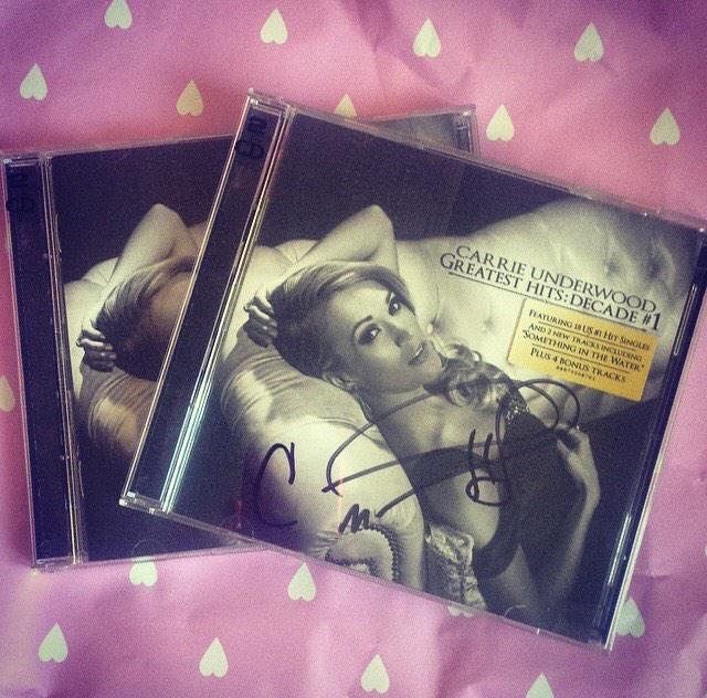 PinkPinkEmily's tweet photo. @carrieunderwood It was a good year โบ๏ธ #CU2014 ๐ธ http://t.co/rnqMh9vKdu