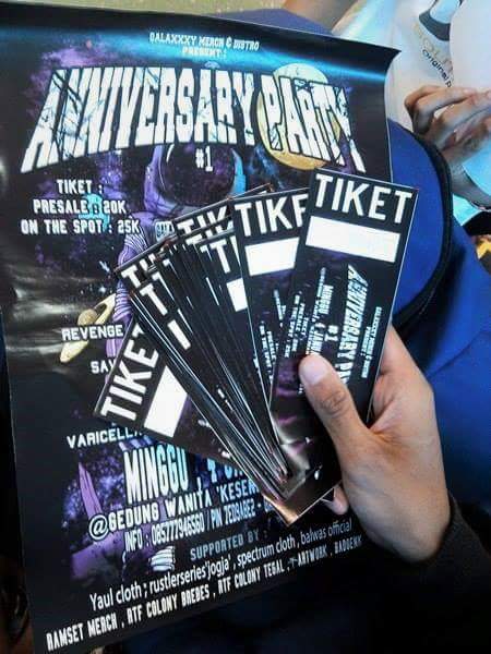 H-4 , are you ready ? Dptkan presale nya di galaxxxymerch ,evolutiondistro ,spectrumcloth ,yaulcloth and yoga(bmjwa)