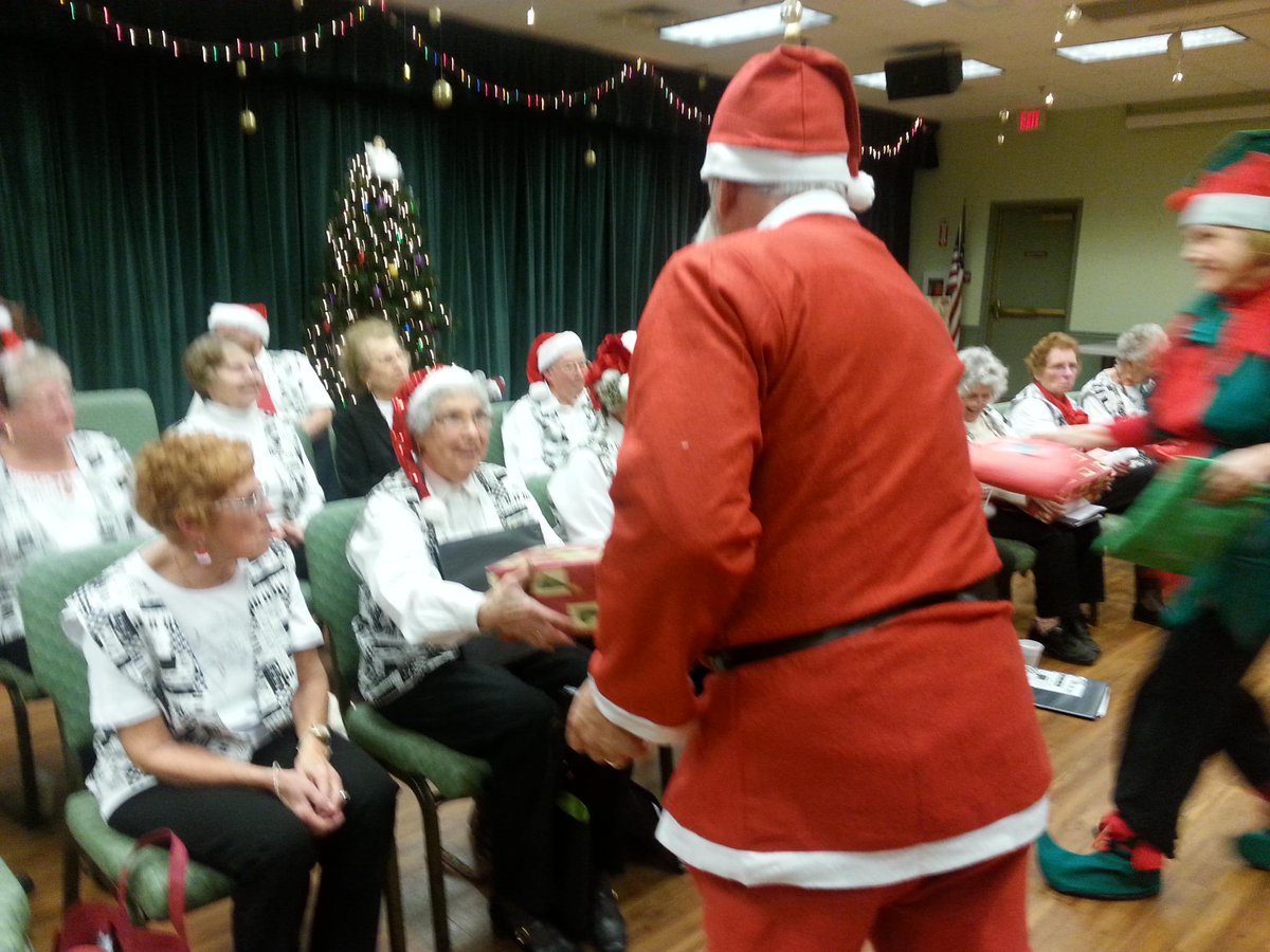 1drcole's tweet photo. @COSMermaid I volunteer at the Senior Center. My hubby &amp; I donated presents to Seniors last week. #100DaysofGood http://t.co/k04Nv1Md5o