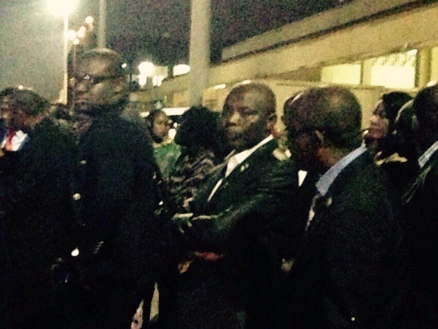 #RDC arrivee de la depouille du prof Akele a l'aero de Ndjili <a href="/VitalKamerhe1/">Vital Kamerhe</a> <a href="/Kangudia2/">PierreKangudia</a>