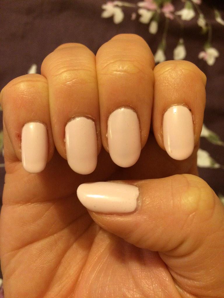 Rachael91's tweet photo. Love doing my nails 😍 #lovemynails http://t.co/dqACSqXVMH