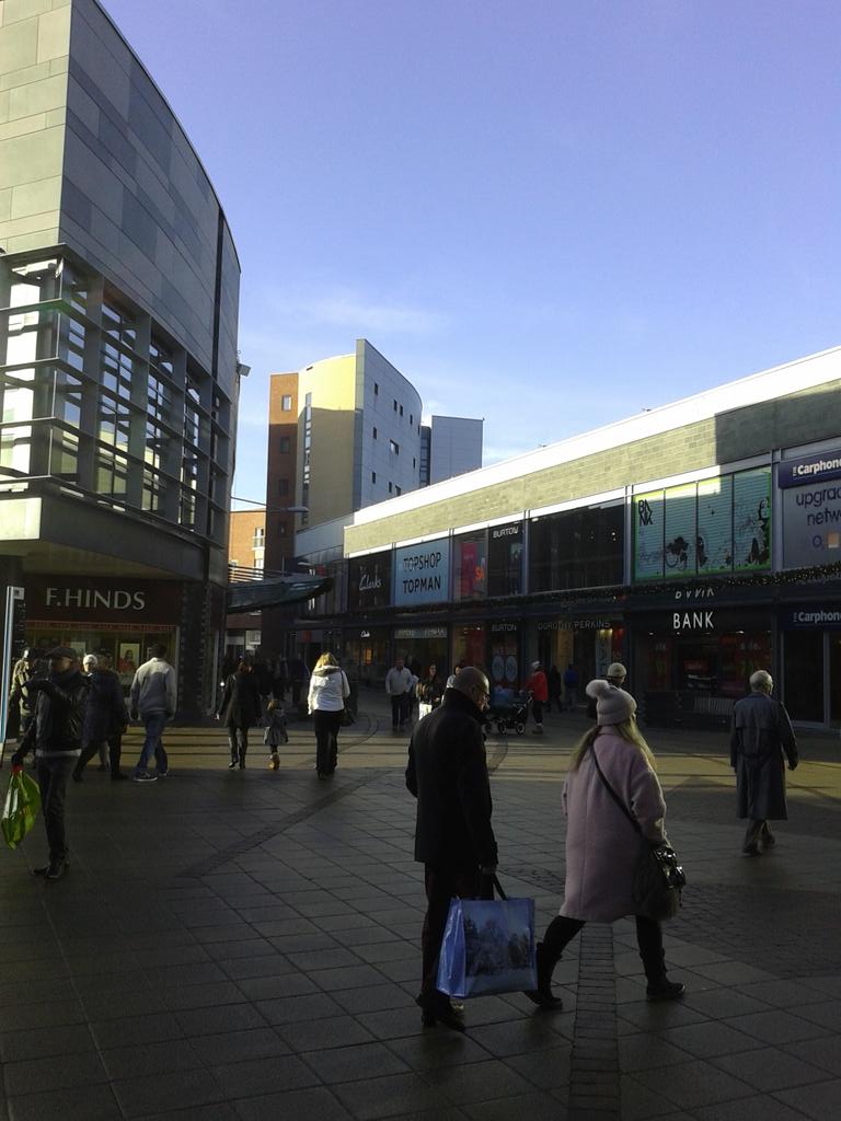 GeographySRG's tweet photo. @EaglesMeadow is a great example of #CBD movement within a town #retailchange #development #GeogWales #Wrexham http://t.co/PSXI1sLka1