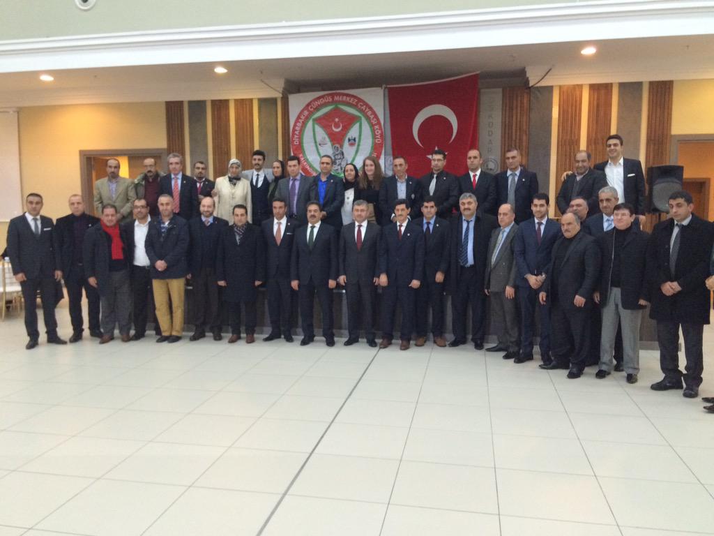 hilmiturkmen34's tweet photo. Diyarbakır Çüngüş Merkez Çaybaşı köyü'nün gecesine katılarak, Çüngüşlü hemşehrilerimizle buluştuk. http://t.co/peK70qI3iD