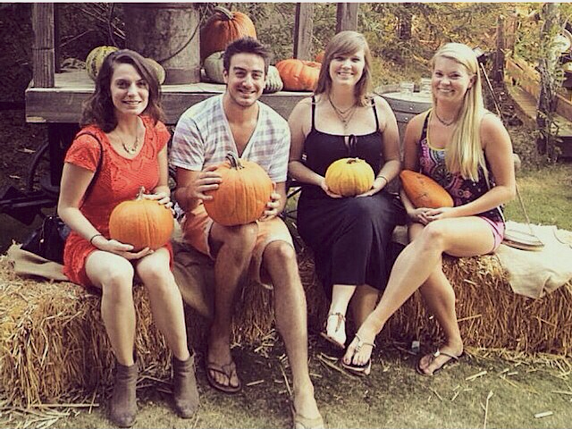 The_Malibu_Cafe's tweet photo. Get into the #fall spirit with us! #Malibu http://t.co/tHtsDUHvVM
